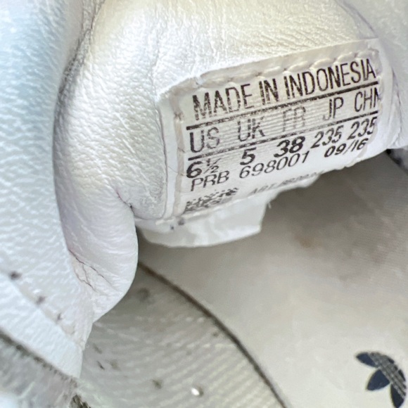 Adidas shoes - Picture 4 of 4